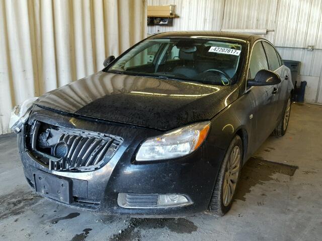 W04GN5EC3B1084905 - 2011 BUICK REGAL BLACK photo 2