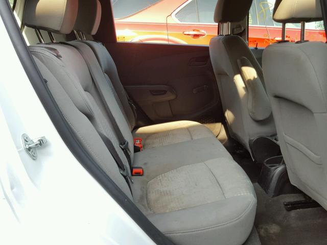 1G1JA6SH2F4184195 - 2015 CHEVROLET SONIC LS WHITE photo 6