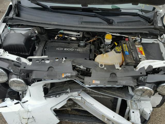 1G1JA6SH2F4184195 - 2015 CHEVROLET SONIC LS WHITE photo 7