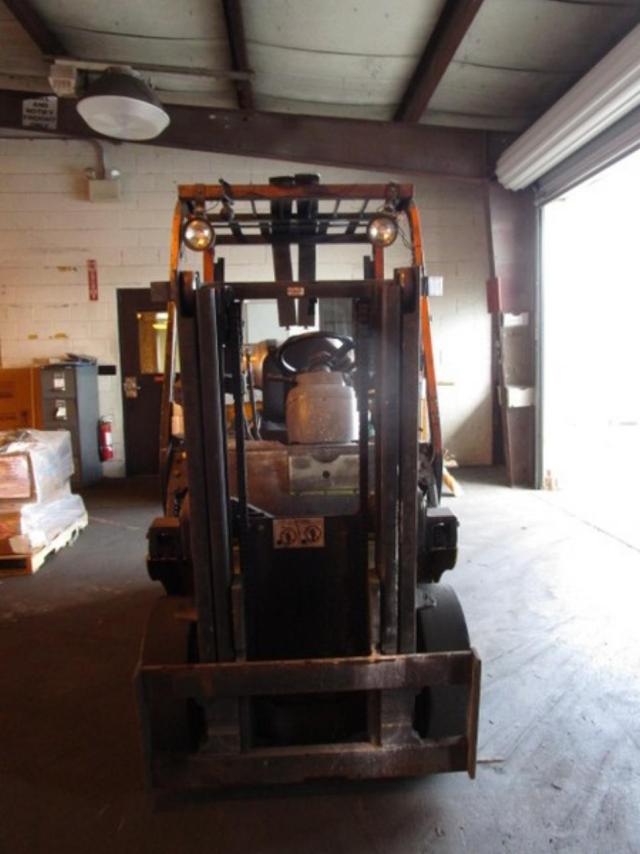 568339A - 2004 KMTS FORKLIFT UNKNOWN - NOT OK FOR INV. photo 3