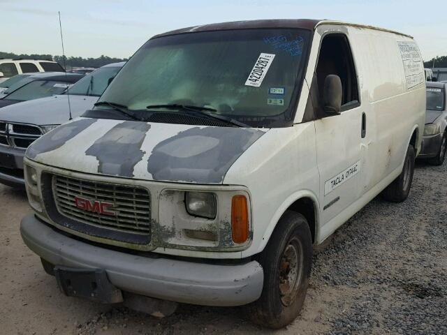 1GTGG25R121103695 - 2002 GMC SAVANA WHITE photo 2