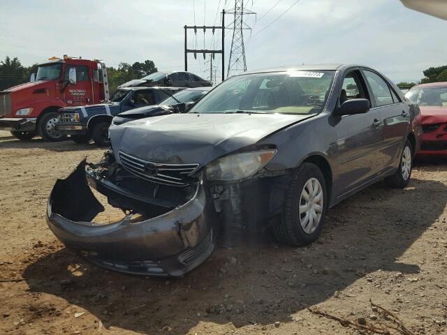 4T1BE32K85U556112 - 2005 TOYOTA CAMRY LE GRAY photo 2