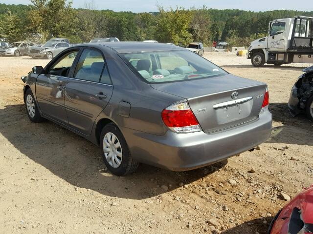 4T1BE32K85U556112 - 2005 TOYOTA CAMRY LE GRAY photo 3