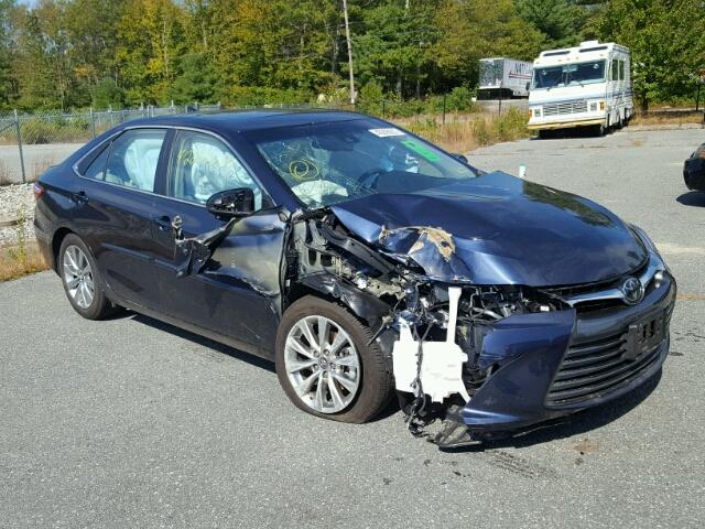 4T1BK1FK5HU584977 - 2017 TOYOTA CAMRY BLUE photo 1