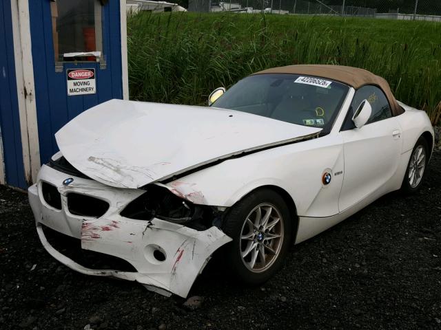 4USBT33564LS52763 - 2004 BMW Z4 2.5 WHITE photo 2