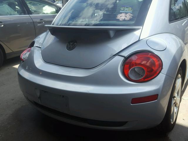 3VWSW31C26M412232 - 2006 VOLKSWAGEN NEW BEETLE 银色 照片 9