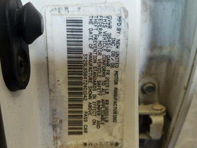 5Y2SL65847Z401042 - 2007 PONTIAC VIBE WHITE photo 10