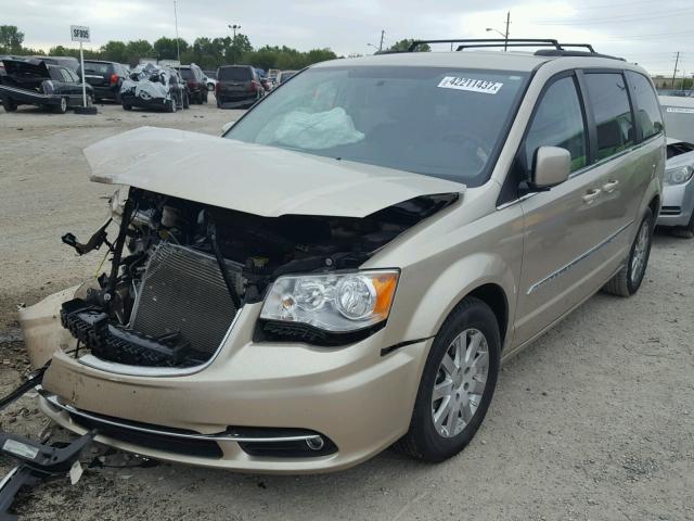 2C4RC1BG2CR252714 - 2012 CHRYSLER TOWN & COU GOLD photo 2