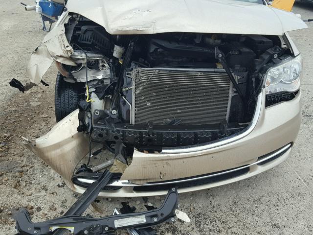 2C4RC1BG2CR252714 - 2012 CHRYSLER TOWN & COU GOLD photo 9