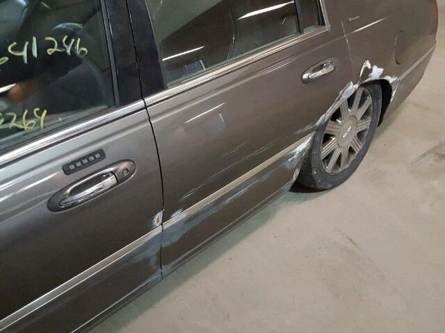 1LNHM83W14Y673646 - 2004 LINCOLN TOWN CAR U GRAY photo 10