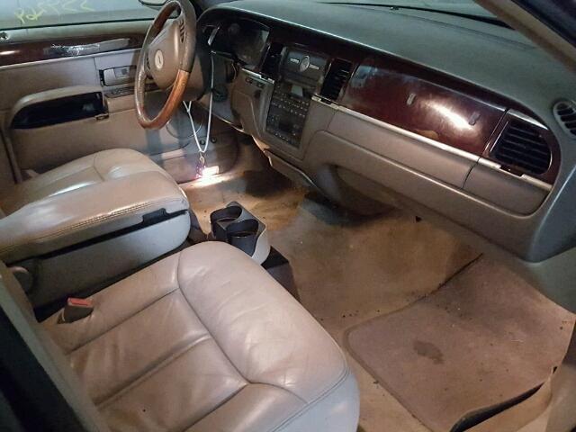 1LNHM83W14Y673646 - 2004 LINCOLN TOWN CAR U GRAY photo 5