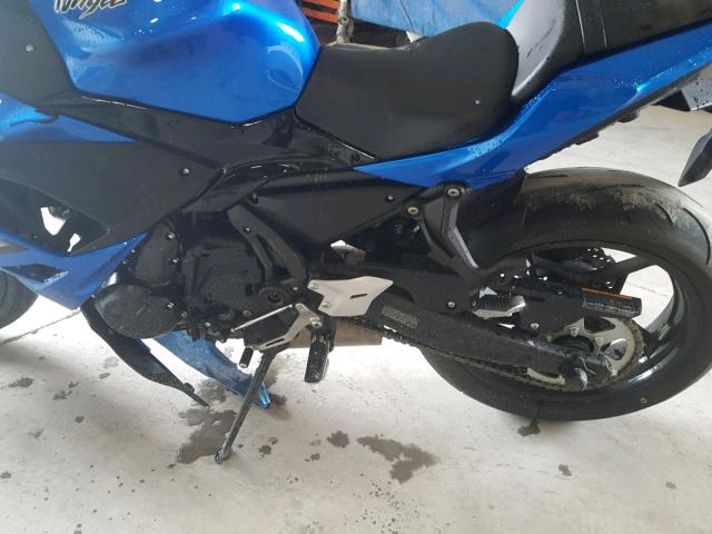 JKAEXEJ19JDA02567 - 2018 KAWASAKI EX650 J ლურჯი ფოტო 9