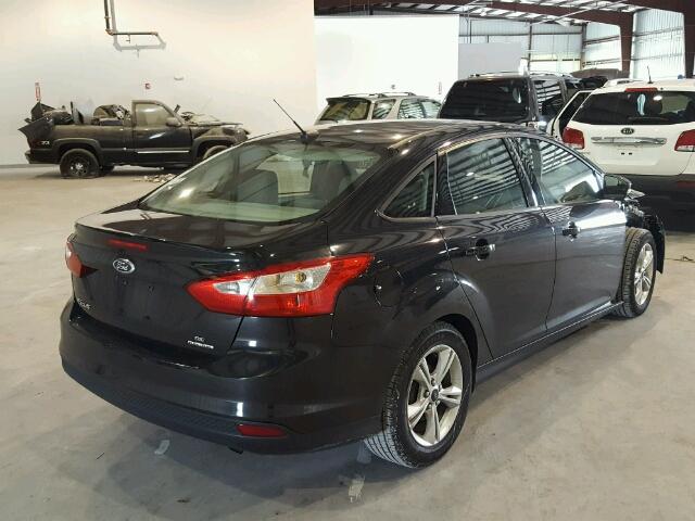 1FADP3F23EL301025 - 2014 FORD FOCUS BLACK photo 4