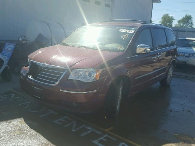 2A8HR64X28R689651 - 2008 CHRYSLER TOWN & COU BURGUNDY photo 2