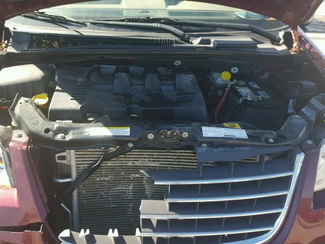 2A8HR64X28R689651 - 2008 CHRYSLER TOWN & COU BURGUNDY photo 7