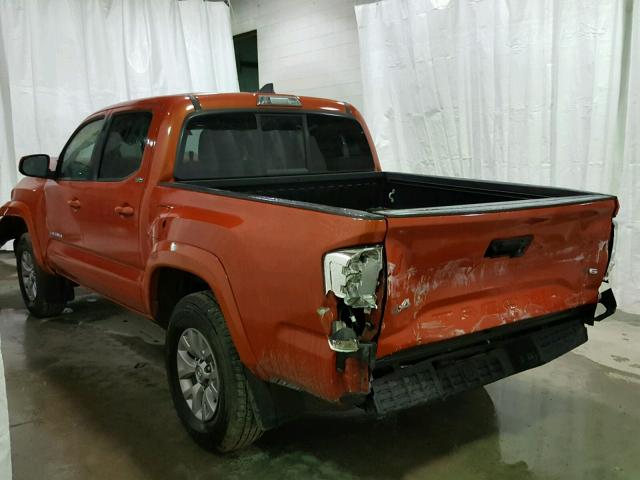 3TMCZ5AN5HM046281 - 2017 TOYOTA TACOMA DOU ORANGE photo 3