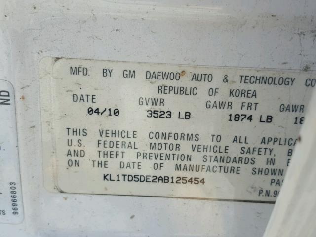 KL1TD5DE2AB125454 - 2010 CHEVROLET AVEO LS WHITE photo 10