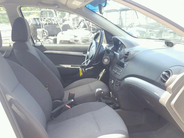 KL1TD5DE2AB125454 - 2010 CHEVROLET AVEO LS WHITE photo 5