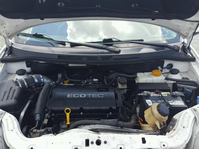 KL1TD5DE2AB125454 - 2010 CHEVROLET AVEO LS WHITE photo 7