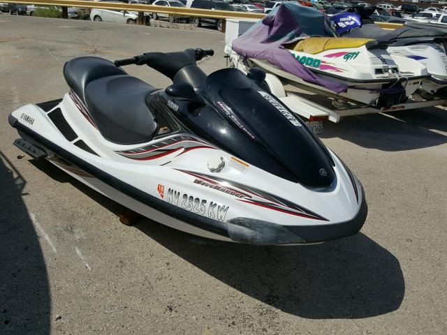 YAMA1833J405 - 2005 YAMAHA WAVERUNNER WHITE photo 1