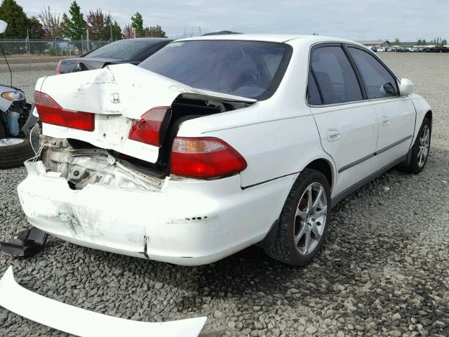 JHMCG5641XC012133 - 1999 HONDA ACCORD LX WHITE photo 4