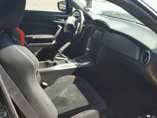 JF1ZNAA16F8713698 - 2015 TOYOTA SCION FR-S შავი ფოტო 5