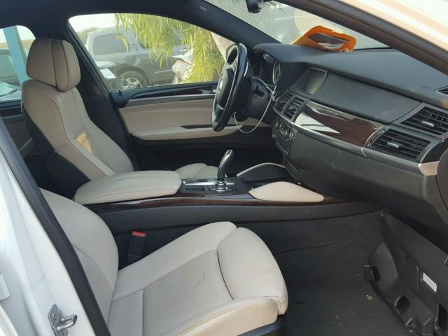 5UXFG8C55DL590968 - 2013 BMW X6 XDRIVE5 WHITE photo 5