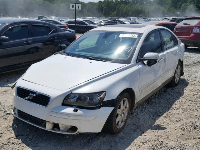 YV1MS382562202956 - 2006 VOLVO S40 2.4I WHITE photo 2