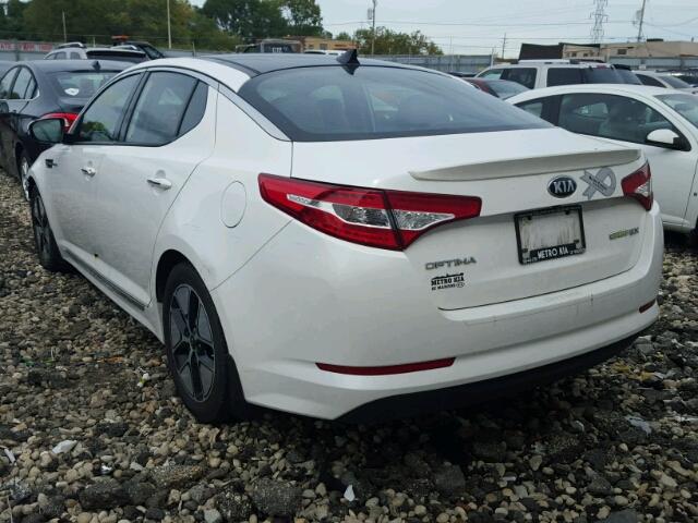 KNAGM4AD0D5055615 - 2013 KIA OPTIMA HYB WHITE photo 3