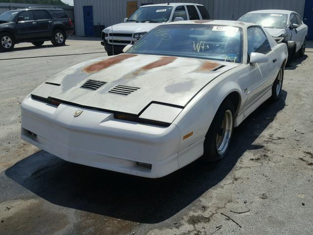 1G2FW2182JL240485 - 1988 PONTIAC FIREBIRD T WHITE photo 2