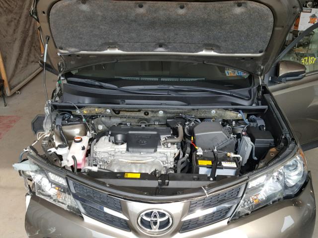 JTMRFREV8FD118524 - 2015 TOYOTA RAV4 XLE BROWN photo 7