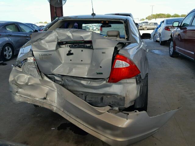 3FAHP0HG6AR301119 - 2010 FORD FUSION SE TAN photo 9