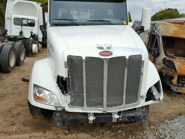 1XPBD49X1GD345589 - 2016 PETERBILT 579 WHITE photo 7