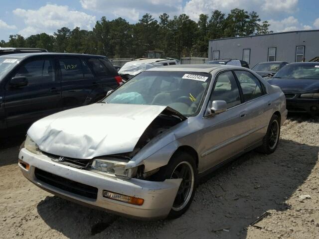 1HGCD5557VA210701 - 1997 HONDA ACCORD EX GOLD photo 2