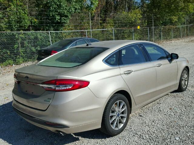 3FA6P0HD4HR292136 - 2017 FORD FUSION SE GOLD photo 4