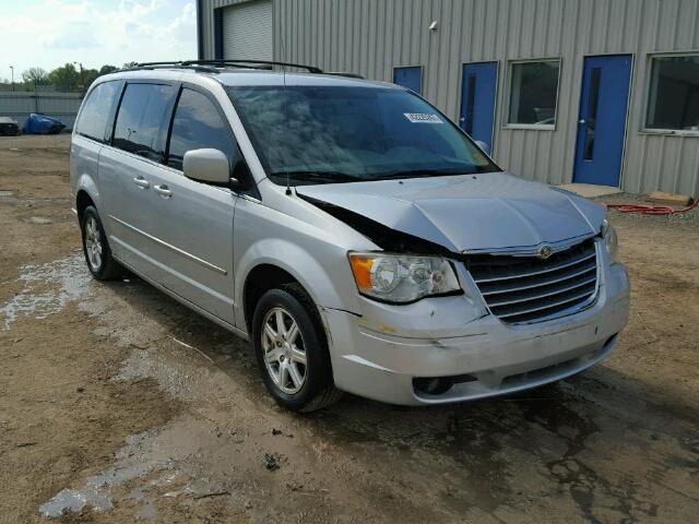 2A8HR54149R606115 - 2009 CHRYSLER TOWN & COU SILVER photo 1