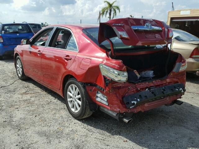 4T1BK3EK7AU102724 - 2010 TOYOTA CAMRY SE RED photo 3