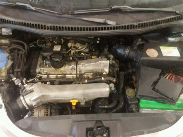 3VWDD21C0YM473865 - 2000 VOLKSWAGEN NEW BEETLE 银色 照片 7