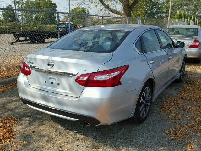 1N4AL3AP1GC275738 - 2016 NISSAN ALTIMA 2.5 SILVER photo 4