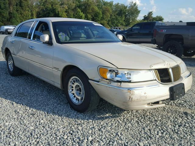 1LNHM85W11Y729299 - 2001 LINCOLN TOWN CAR CREAM photo 1