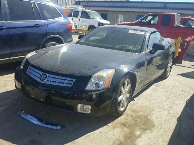 1G6YV34A845602925 - 2004 CADILLAC XLR BLACK photo 2