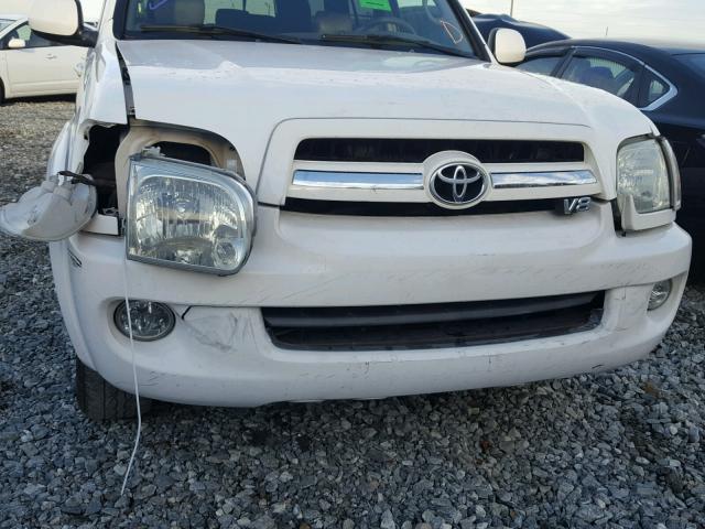 5TDZT34A95S247010 - 2005 TOYOTA SEQUOIA SR WHITE photo 9