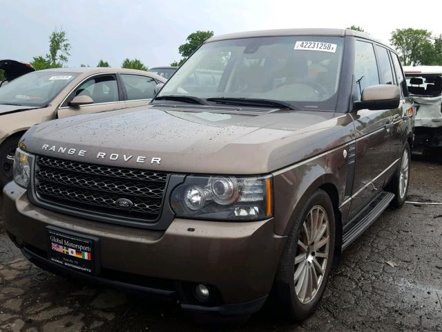 SALME1D48BA340928 - 2011 LAND ROVER RANGE ROVE TAN photo 2