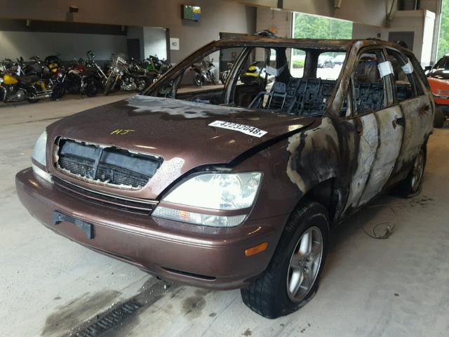 JTJHF10U310189638 - 2001 LEXUS RX 300 BROWN photo 2