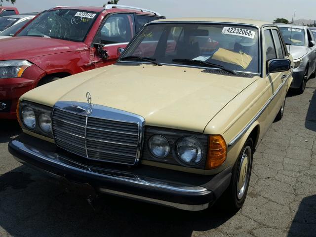 12312312102864 - 1979 MERCEDES-BENZ 240 YELLOW photo 2