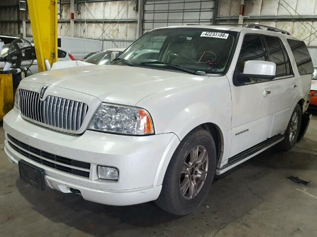5LMFU28586LJ05928 - 2006 LINCOLN NAVIGATOR 白色 照片 2