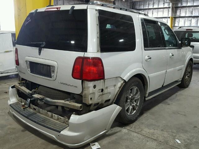 5LMFU28586LJ05928 - 2006 LINCOLN NAVIGATOR 白色 照片 4