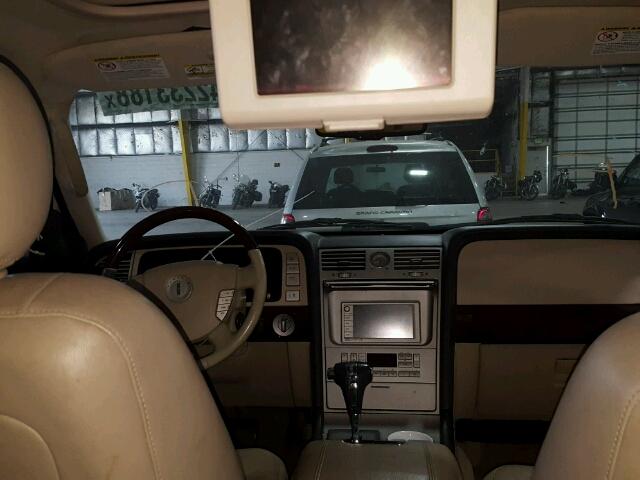 5LMFU28586LJ05928 - 2006 LINCOLN NAVIGATOR 白色 照片 9