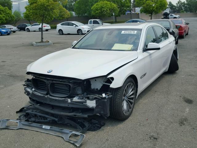 WBAKA8C57BCY37225 - 2011 BMW ALPINA B7 თეთრი ფოტო 2