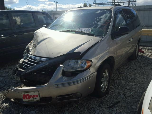 2C4GP54L15R268094 - 2005 CHRYSLER TOWN & COU BEIGE photo 2